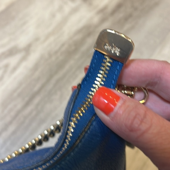 Coach Carrier Blue Pebbled Leather Mini Shoulder Bag With Luxe Gold Chain Strap - Picture 7 of 12